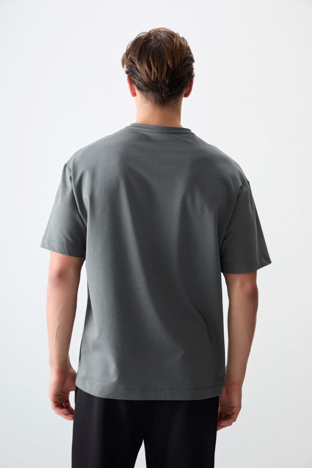 Haki Pamuklu Kalın Yumuşak Dokulu Oversize Fit Baskılı Erkek T-Shirt - 88373 - 5