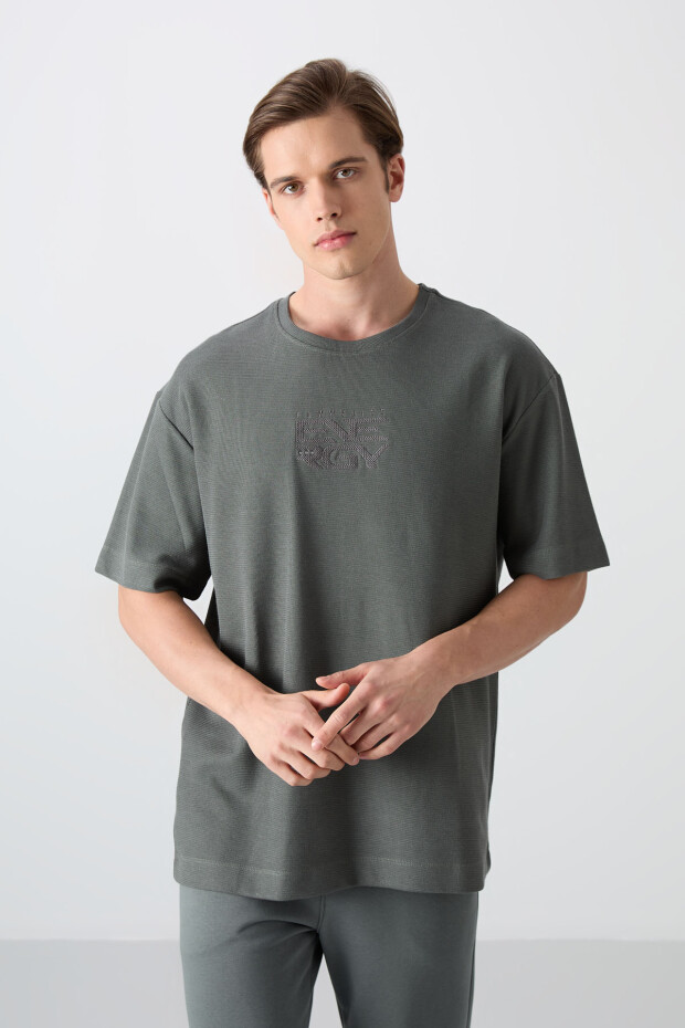 Haki Pamuklu Kalın Yüzeyi Dokulu Oversize Fit Baskılı Erkek T-Shirt - 88336
