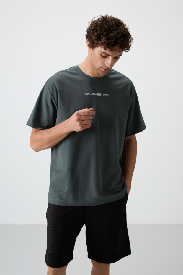 Haki Pamuklu Kalın Yüzeyi Dokulu Oversize Fit Baskılı Erkek T-Shirt - 88364