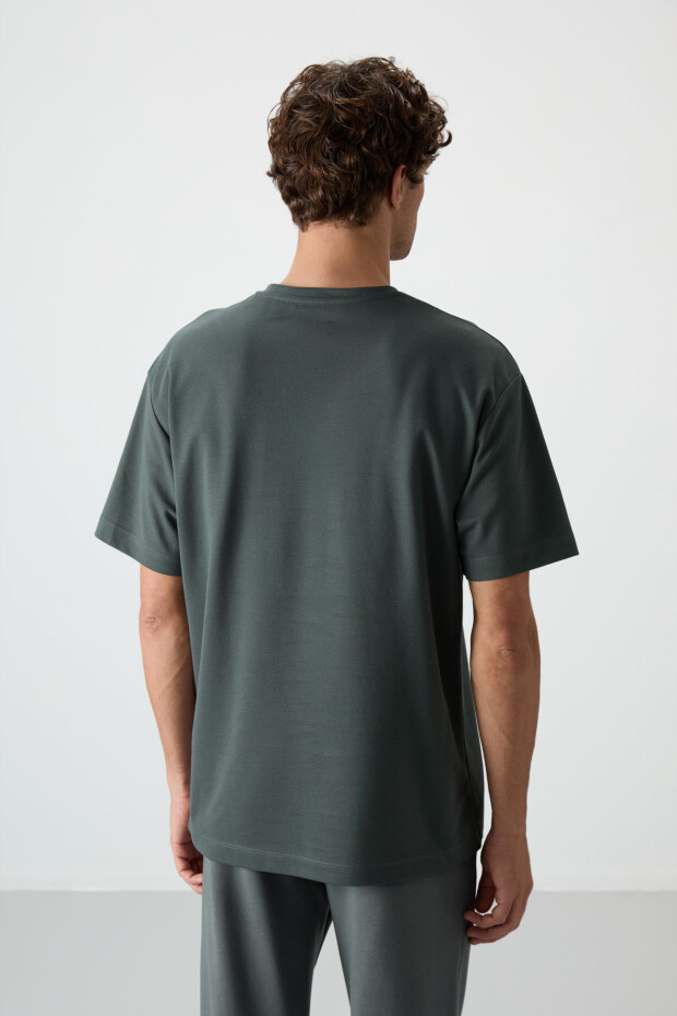 Haki Pamuklu Kalın Yüzeyi Dokulu Oversize Fit Baskılı Erkek T-Shirt - 88365 - 5