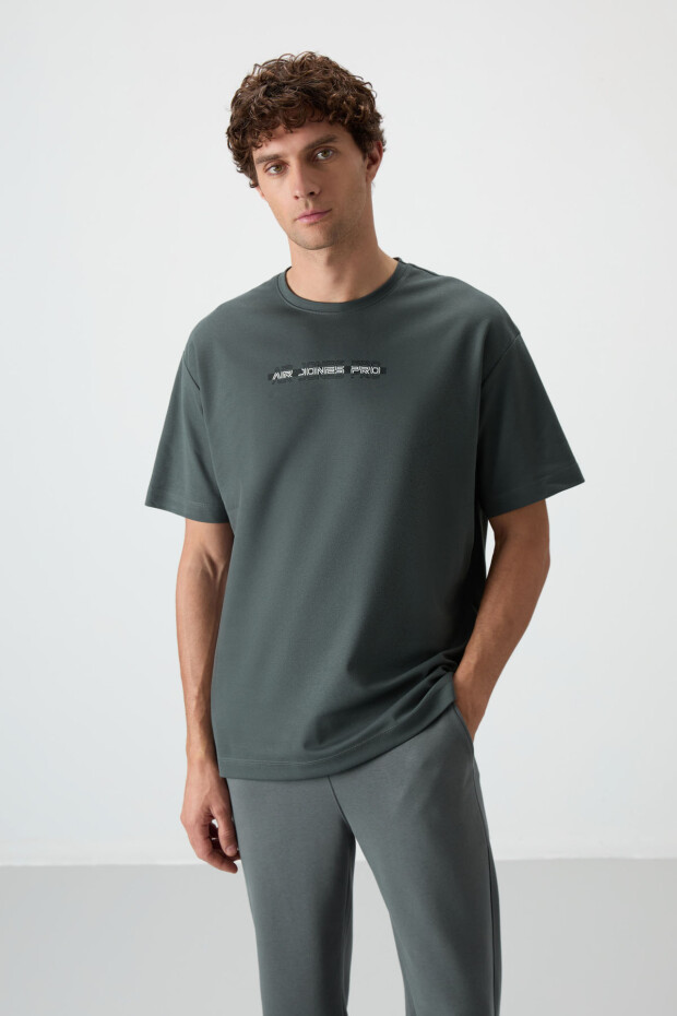 Haki Pamuklu Kalın Yüzeyi Dokulu Oversize Fit Baskılı Erkek T-Shirt - 88365