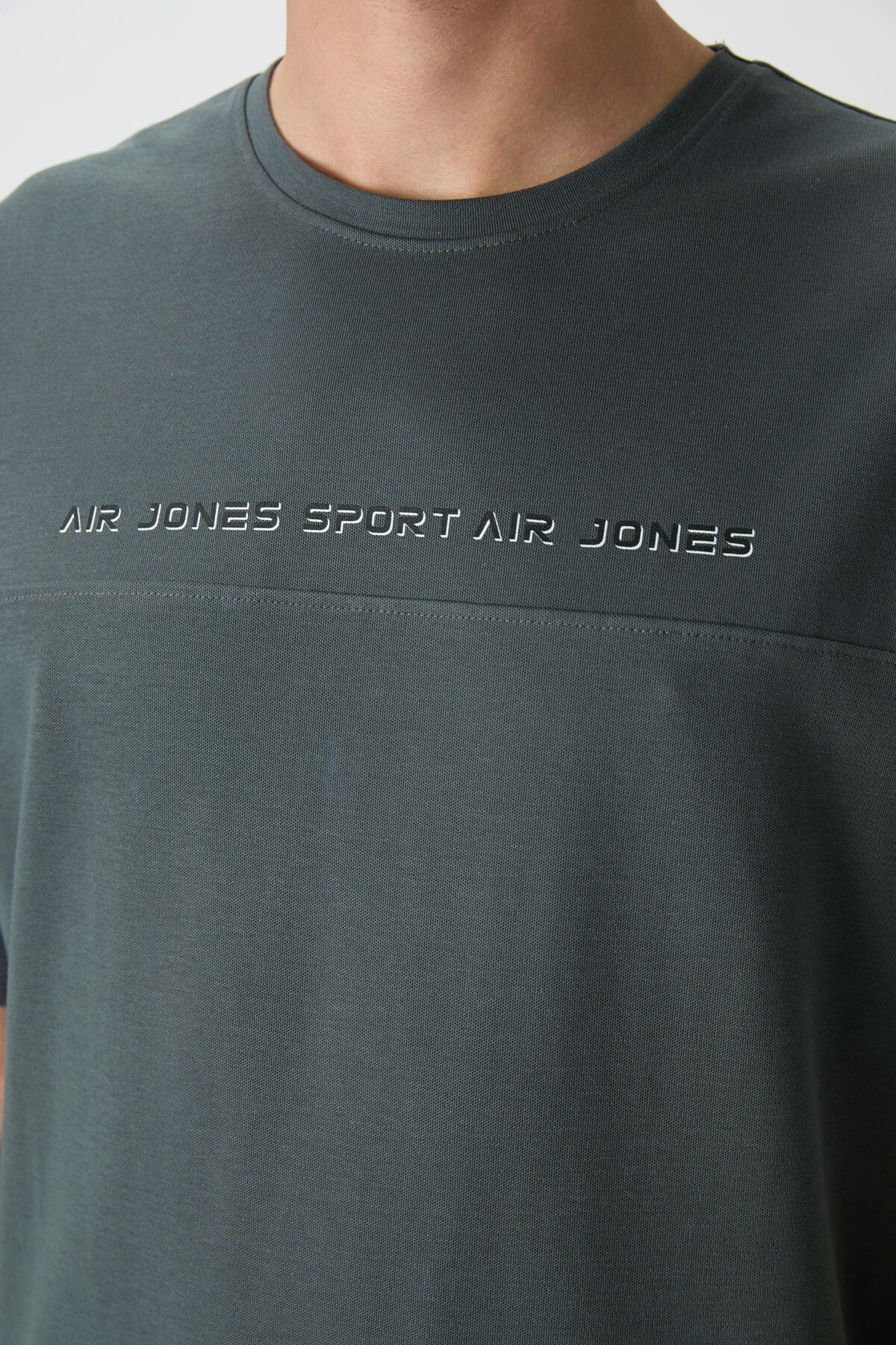 Haki Pamuklu Kalın Yüzeyi Dokulu Oversize Fit Baskılı Erkek T-Shirt - 88371 - Air Jones (1)