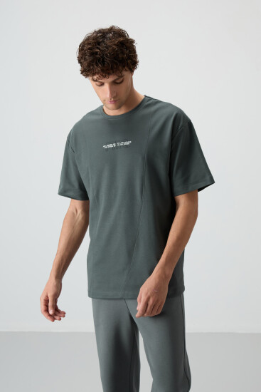 Haki Pamuklu Kalın Yüzeyi Dokulu Oversize Fit Baskılı Erkek T-Shirt - 88372 