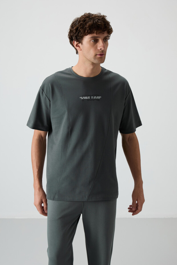 Haki Pamuklu Kalın Yüzeyi Dokulu Oversize Fit Baskılı Erkek T-Shirt - 88372 - 4
