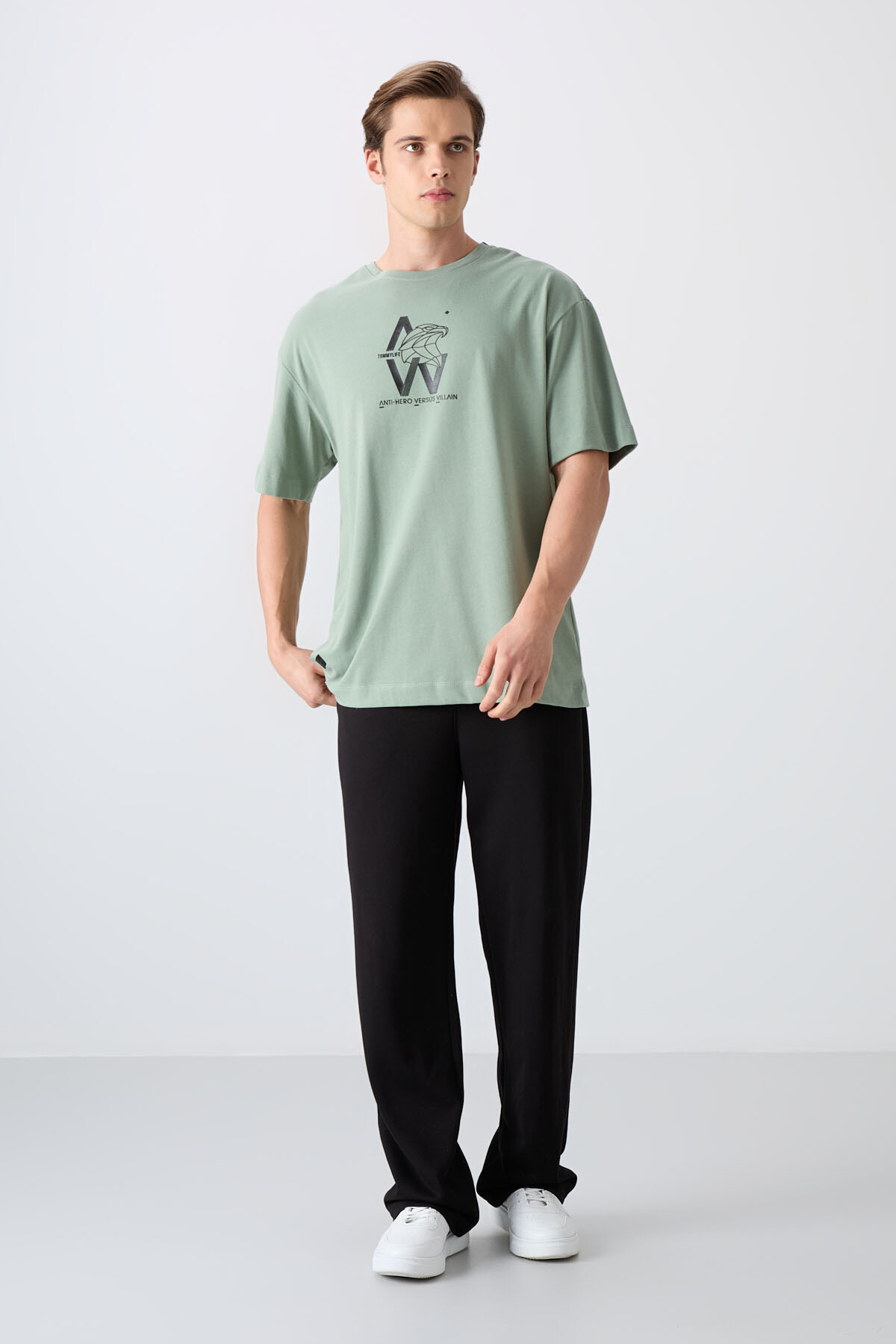 Açık Yeşil Pamuklu Kalın Yumuşak Dokulu Oversize Fit Baskılı Erkek T-Shirt - 88332 - TOMMYLIFE (1)