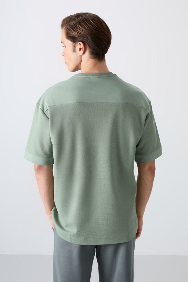 Açık Yeşil Pamuklu Kalın Yüzeyi Dokulu Oversize Fit Basic Erkek T-Shirt - 88340 - 5
