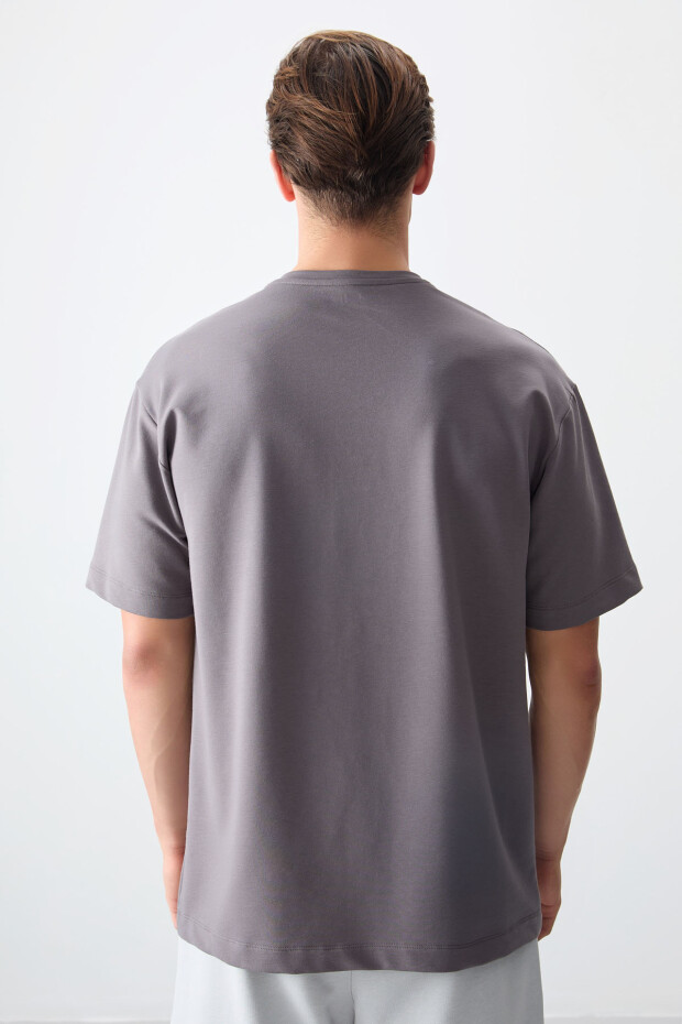 Koyu Gri Pamuklu Kalın Yumuşak Dokulu Oversize Fit Baskılı Erkek T-Shirt - 88375 - 5