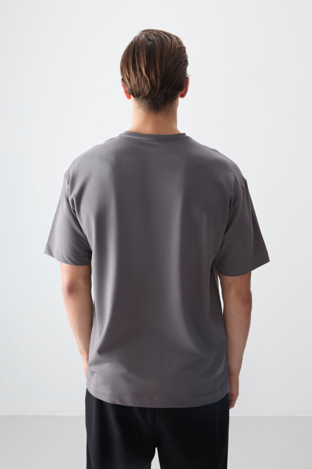 Koyu Gri Pamuklu Kalın Yumuşak Dokulu Oversize Fit Baskılı Erkek T-Shirt - 88373 - 5