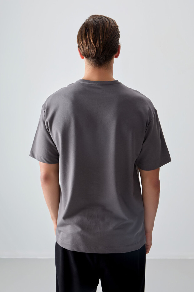 Koyu Gri Pamuklu Kalın Yumuşak Dokulu Oversize Fit Baskılı Erkek T-Shirt - 88373