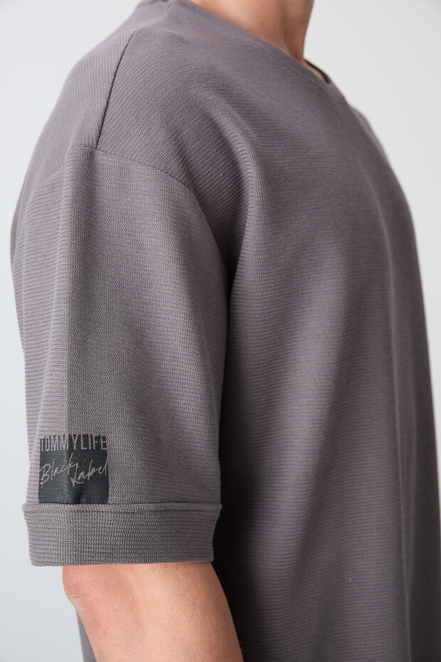 Koyu Gri Pamuklu Kalın Yüzeyi Dokulu Oversize Fit Basic Erkek T-Shirt - 88339 - 3