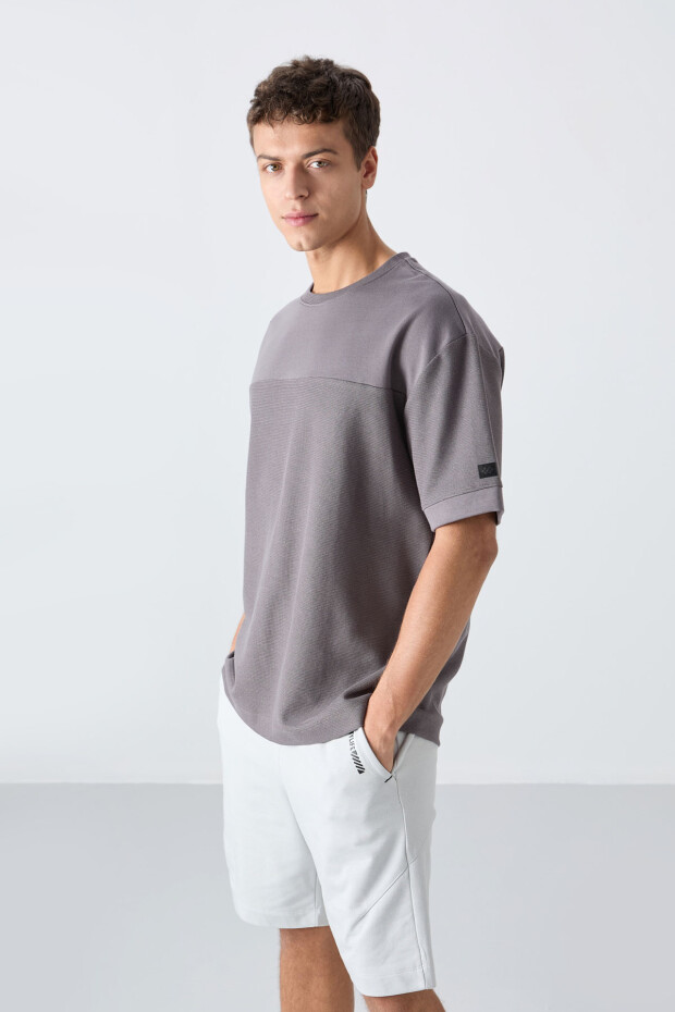 Koyu Gri Pamuklu Kalın Yüzeyi Dokulu Oversize Fit Basic Erkek T-Shirt - 88340