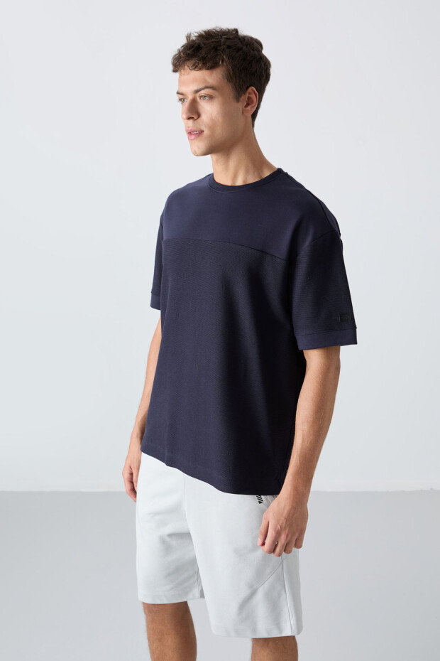 Lacivert Pamuklu Kalın Yüzeyi Dokulu Oversize Fit Basic Erkek T-Shirt - 88340