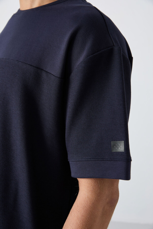 Lacivert Pamuklu Kalın Yüzeyi Dokulu Oversize Fit Basic Erkek T-Shirt - 88340 - 3