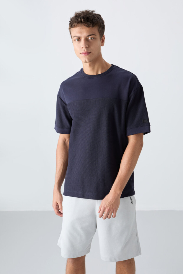Lacivert Pamuklu Kalın Yüzeyi Dokulu Oversize Fit Basic Erkek T-Shirt - 88340 - 1