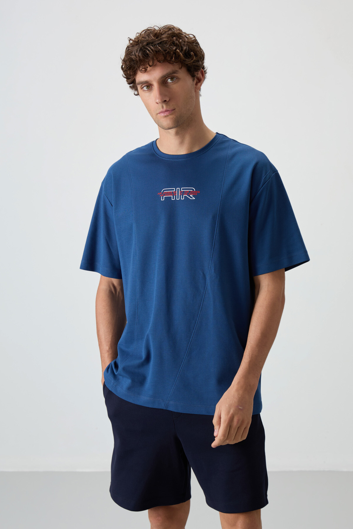 Parlament Pamuklu Kalın Yüzeyi Dokulu Oversize Fit Baskılı Erkek T-Shirt - 88372 - Air Jones