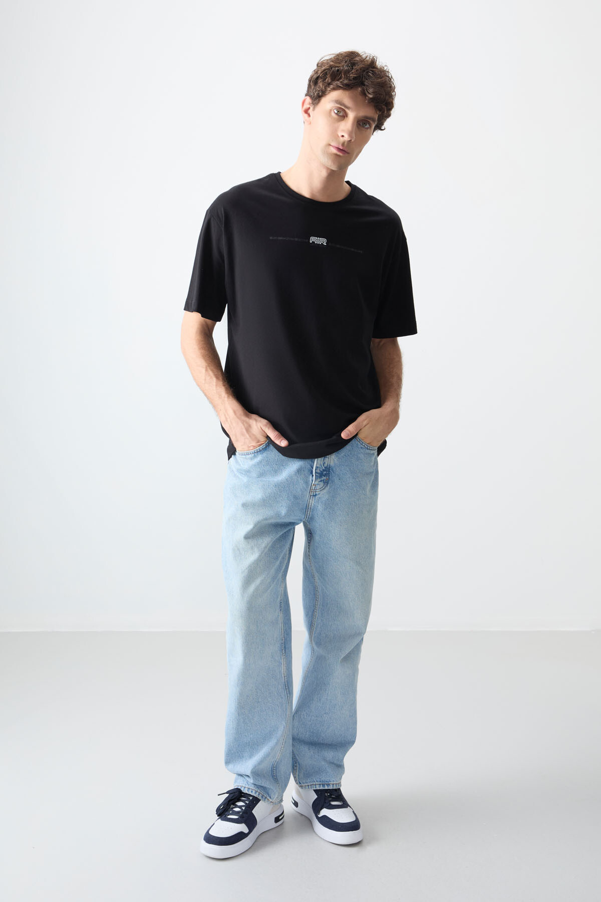 Siyah %100 Pamuk Kalın Yumuşak Dokulu Oversize Fit Baskılı Erkek T-Shirt - 88357 - Air Jones (1)