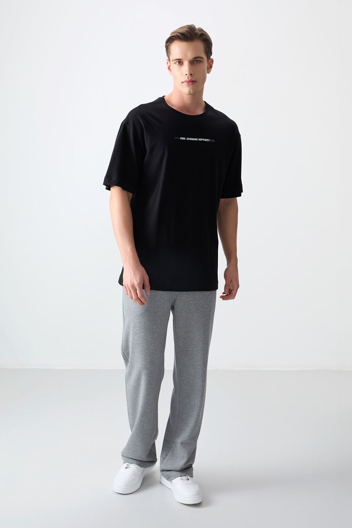 Siyah %100 Pamuk Kalın Yumuşak Dokulu Oversize Fit Baskılı Erkek T-Shirt - 88358 - Air Jones (1)