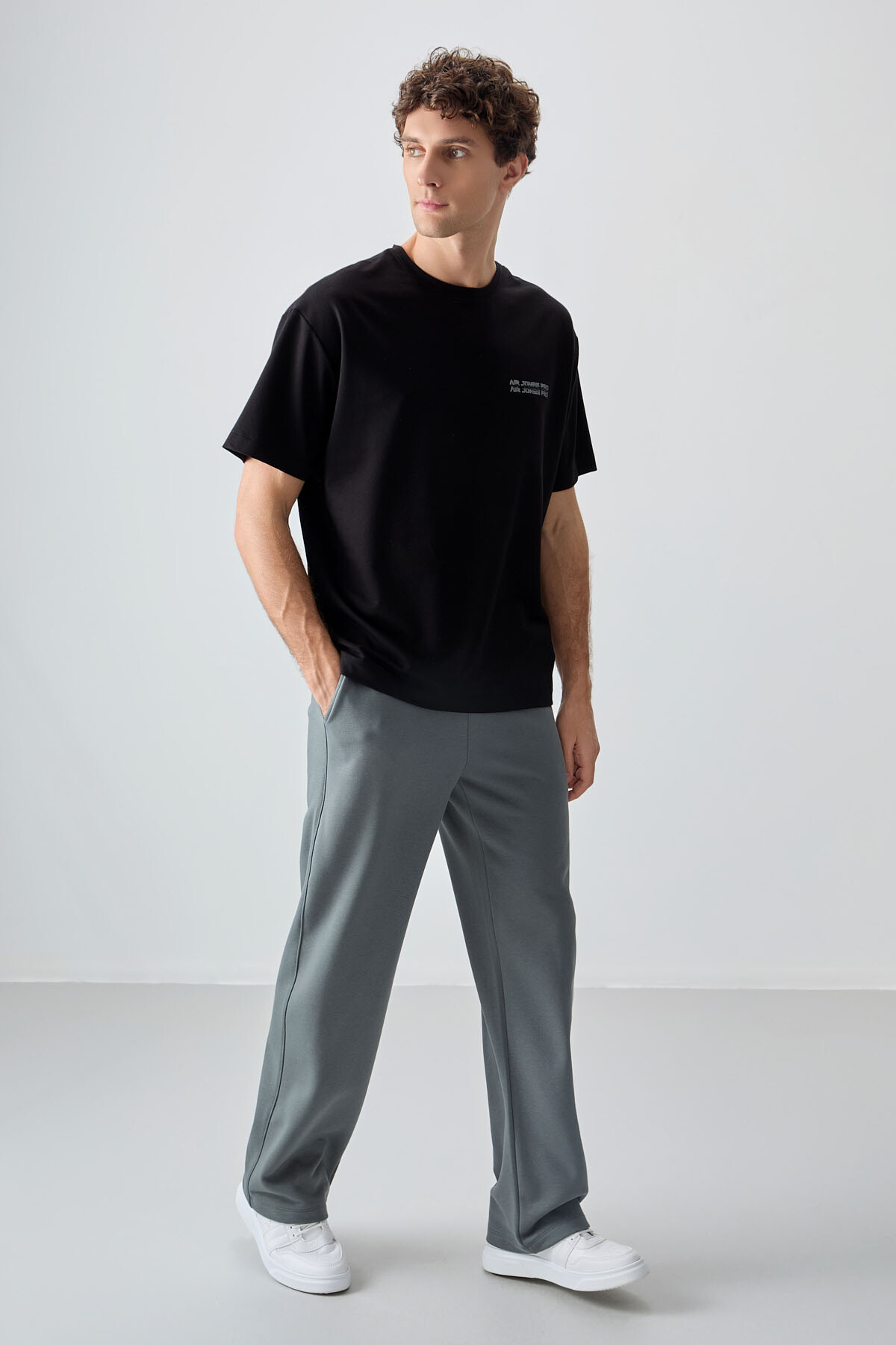 Siyah Pamuklu Kalın Yumuşak Dokulu Oversize Fit Baskılı Erkek T-Shirt - 88375 - Air Jones (1)