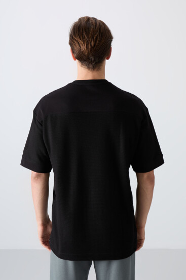 Siyah Pamuklu Kalın Yüzeyi Dokulu Oversize Fit Basic Erkek T-Shirt - 88340 - Thumbnail