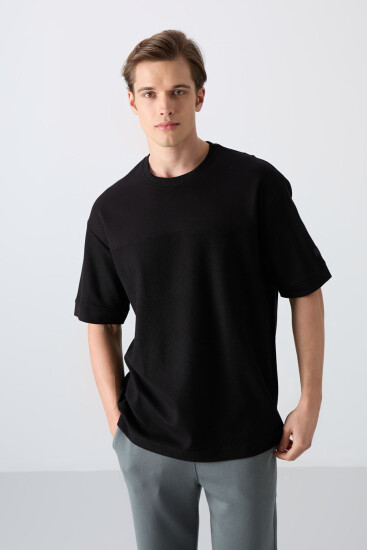 Siyah Pamuklu Kalın Yüzeyi Dokulu Oversize Fit Basic Erkek T-Shirt - 88340 - Thumbnail
