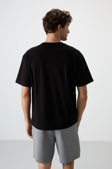 Siyah Pamuklu Kalın Yüzeyi Dokulu Oversize Fit Baskılı Erkek T-Shirt - 88371 - Thumbnail