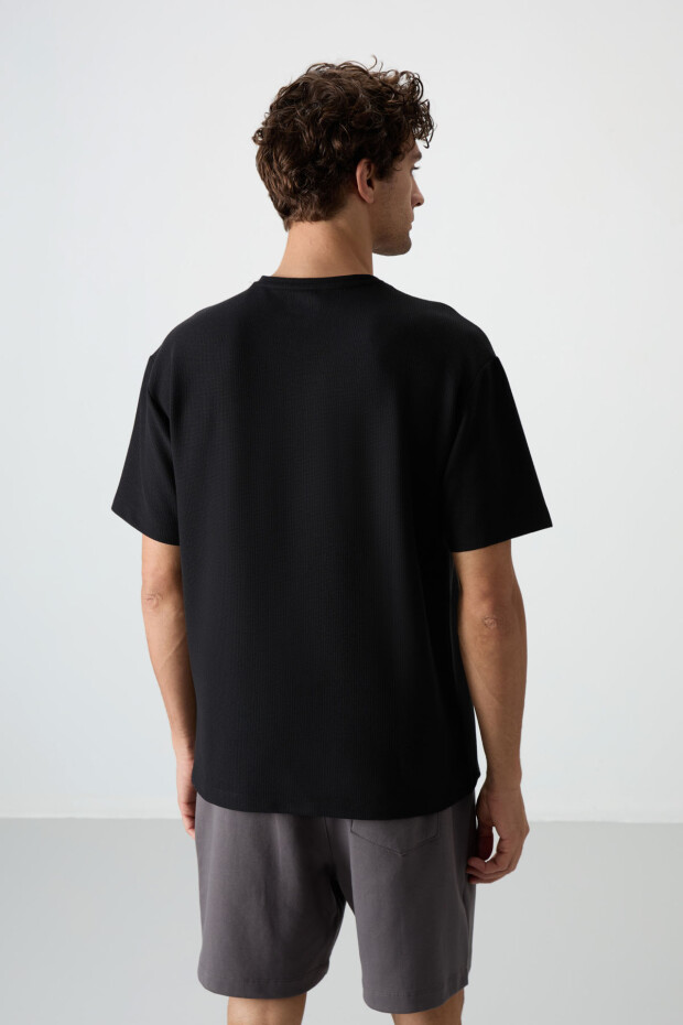 Siyah Waffle İnterlok Yüzeyi Dokulu Oversize Fit Basic Erkek T-Shirt - 88380