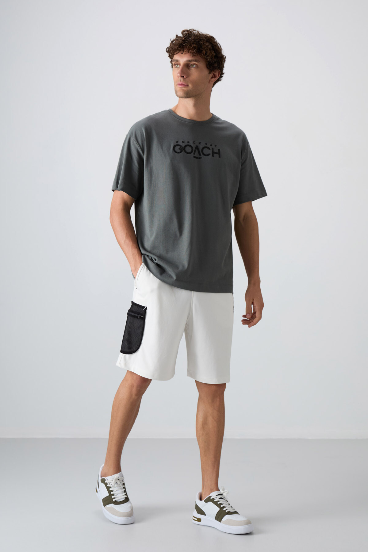 Ekru Pamuklu Kalın Yumuşak Dokulu Comfort Fit Baskılı Erkek Şort - 81266 - TOMMYLIFE (1)