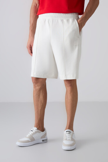 Ekru Pamuklu Kalın Yumuşak Dokulu Comfort Fit Basic Erkek Şort - 81261 - TOMMYLIFE (1)