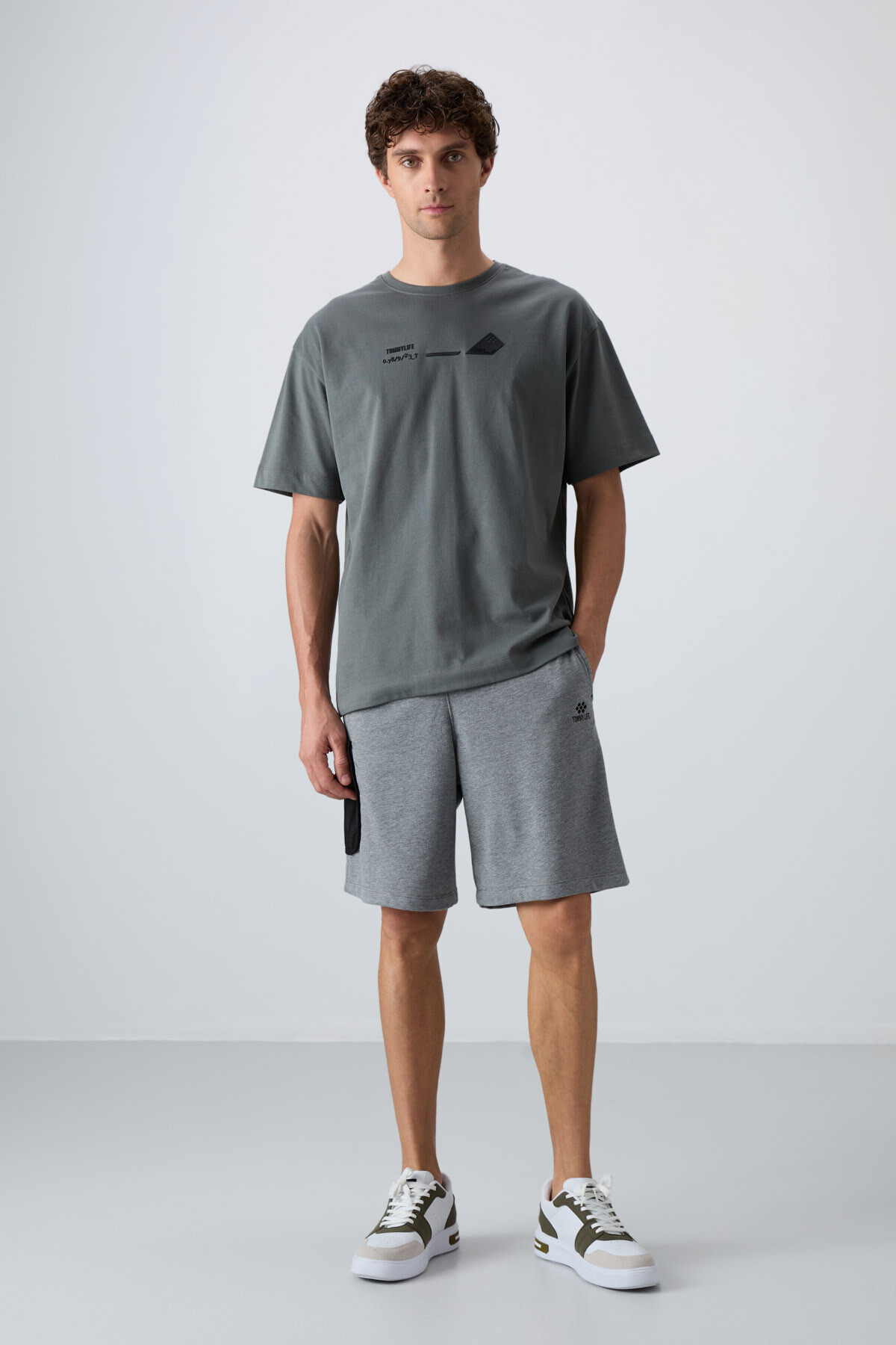 Gri Melanj Pamuklu Kalın Yumuşak Dokulu Comfort Fit Baskılı Erkek Şort - 81266 - TOMMYLIFE