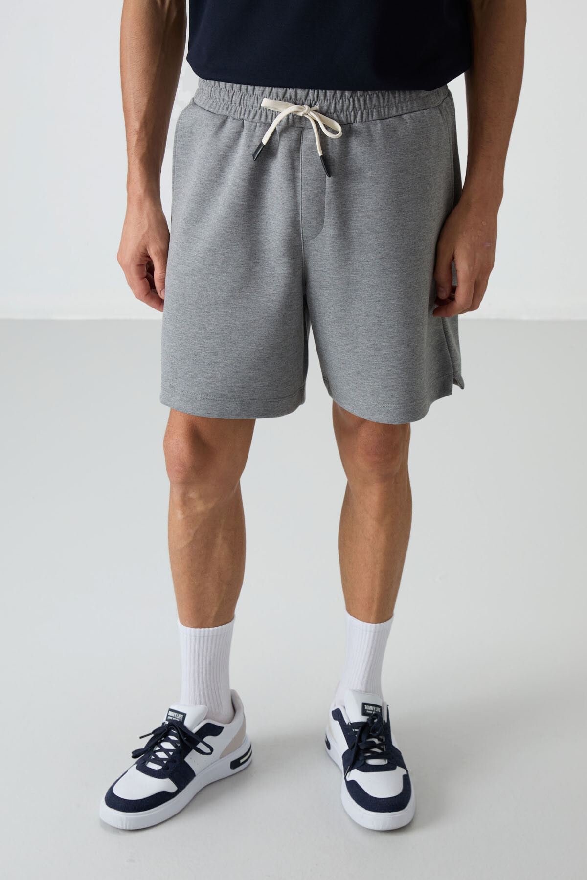 Gri Melanj Pamuklu Kalın Yumuşak Dokulu Comfort Fit Basic Erkek Şort - 81274 - Air Jones (1)