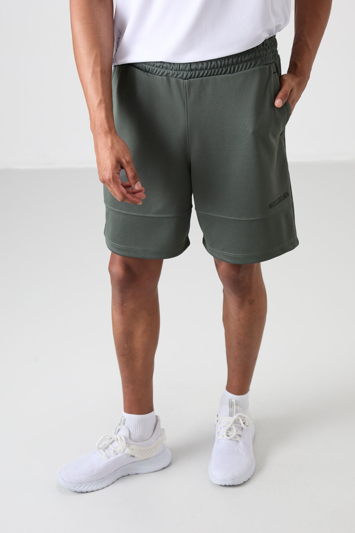 Haki Kalın Yumuşak Comfort Fit Erkek Şort - 81272 - TOMMYLIFE (1)