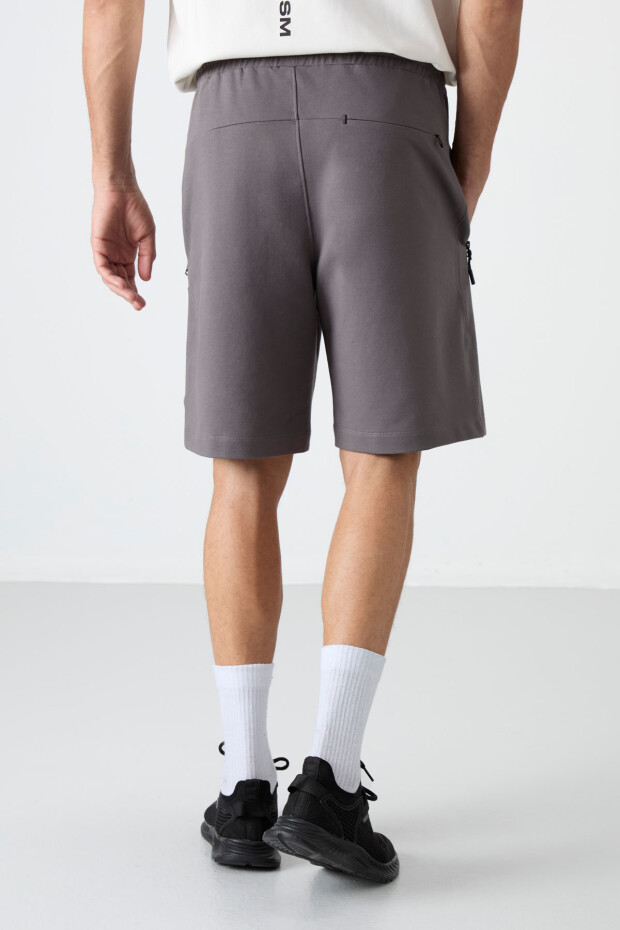 Koyu Gri Gizli Fermuar Arka Cepli Bağcıklı Standart Kalıp Erkek Şort - 81136 - 7