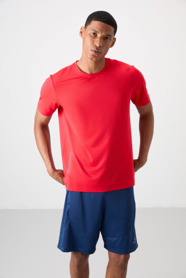Kırmızı Nefes Alan Dokulu İnce Esnek Standart Fit Erkek Performans T-Shirt - 88388 