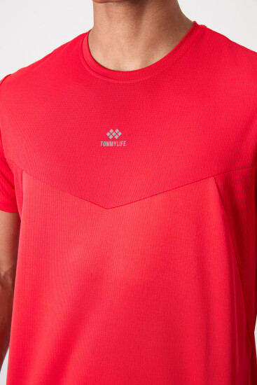 Kırmızı Nefes Alan Dokulu İnce Esnek Standart Fit Erkek Performans T-Shirt - 88391 - TOMMYLIFE (1)