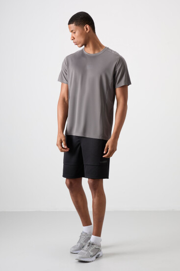 Koyu Gri Nefes Alan Dokulu İnce Esnek Standart Fit Erkek Performans T-Shirt - 88390 - TOMMYLIFE (1)