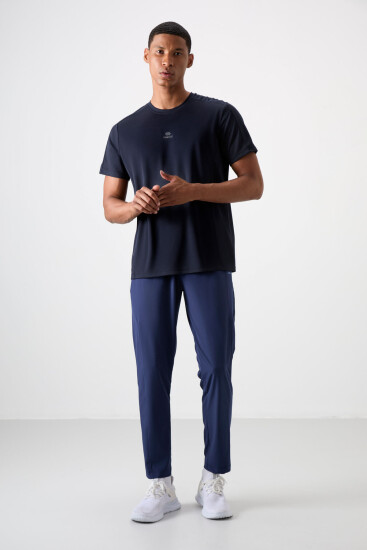 Lacivert Nefes Alan Dokulu İnce Esnek Standart Fit Erkek Performans T-Shirt - 88390 - TOMMYLIFE (1)