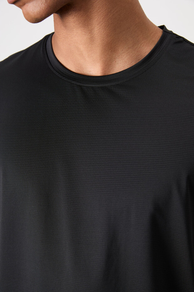 Siyah Polyester Nefes Alan Dokulu İnce Esnek Standart Fit Erkek Performans T-Shirt - 88383