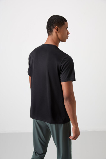 Siyah Polyester Nefes Alan Dokulu İnce Esnek Standart Fit Erkek Performans T-Shirt - 88385 - Thumbnail