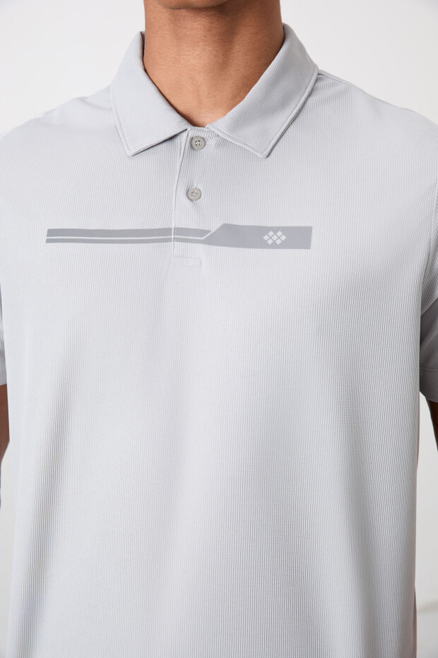 Gri Nefes Alan Dokulu İnce Esnek Standart Fit Polo Yaka Erkek Performans T-Shirt - 88393 - 3