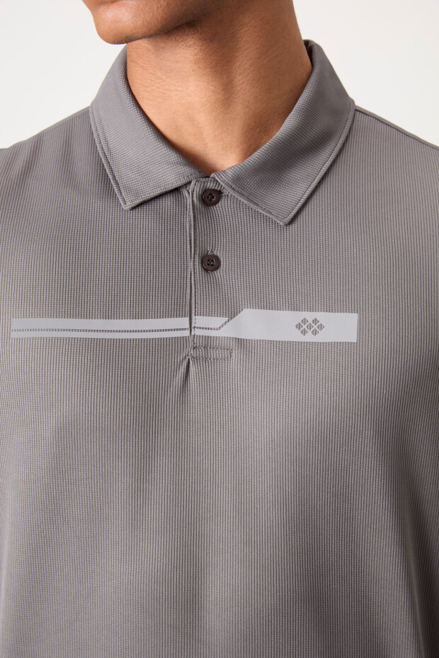 Koyu Gri Nefes Alan Dokulu İnce Esnek Standart Fit Polo Yaka Erkek Performans T-Shirt - 88393 - 3