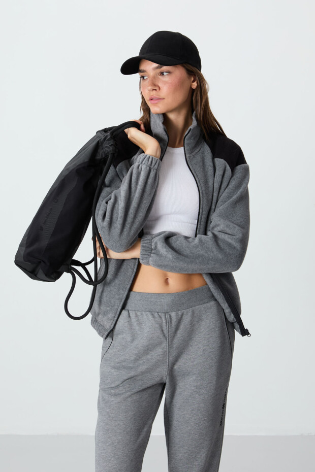 Gri Melanj Kalın Yumuşak Dokulu Dik Yaka Oversize Nakışlı Polar Kadın Sweatshirt - 97293 - 1