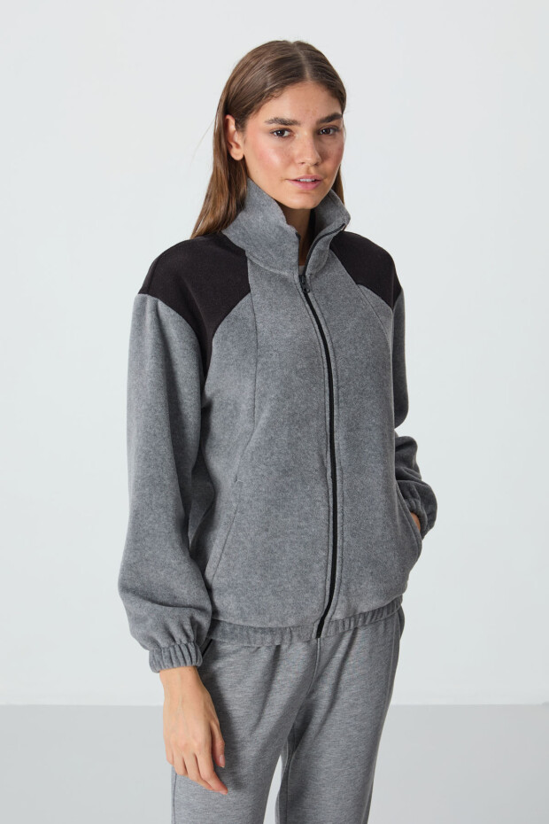 Gri Melanj Kalın Yumuşak Dokulu Dik Yaka Oversize Nakışlı Polar Kadın Sweatshirt - 97293 - 3