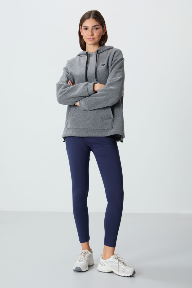 Gri Melanj Kalın Yumuşak Dokulu Kapüşonlu Oversize Nakışlı Polar Kadın Sweatshirt - 97292 - 3