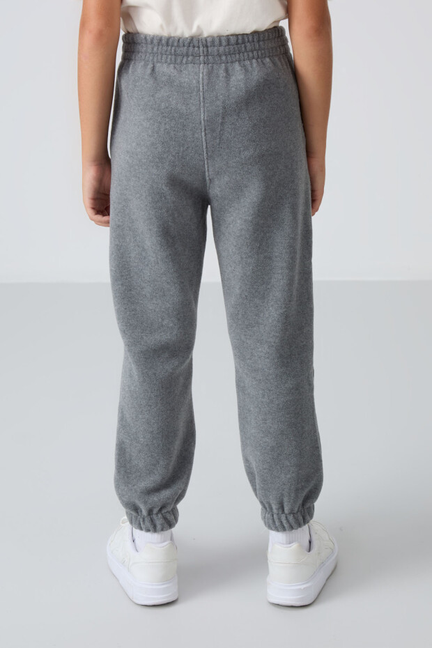 Gri Melanj Kalın Yumuşak Dokulu Standart Fit Nakışlı Polar Erkek Çocuk Eşofman Alt - 11220 - 5