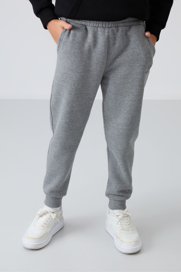 Gri Melanj Pamuklu Kalın İçi Tüylü Standart Fit Nakışlı Erkek Çocuk Eşofman Alt - 11224 - 3