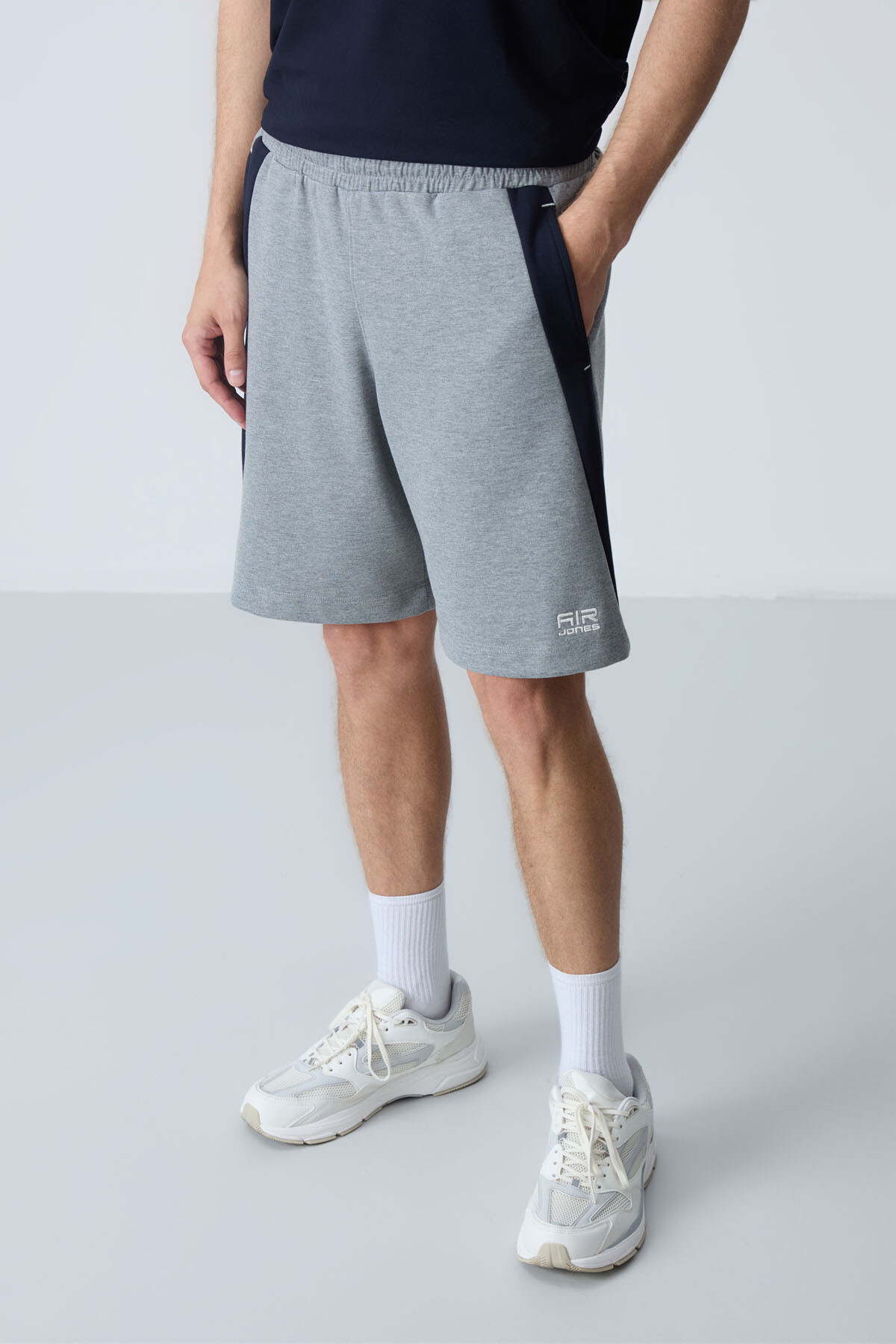 Gri Melanj Pamuklu Kalın Yumuşak Dokulu Standart Fit Basic Erkek Şort - 81280 - Air Jones (1)