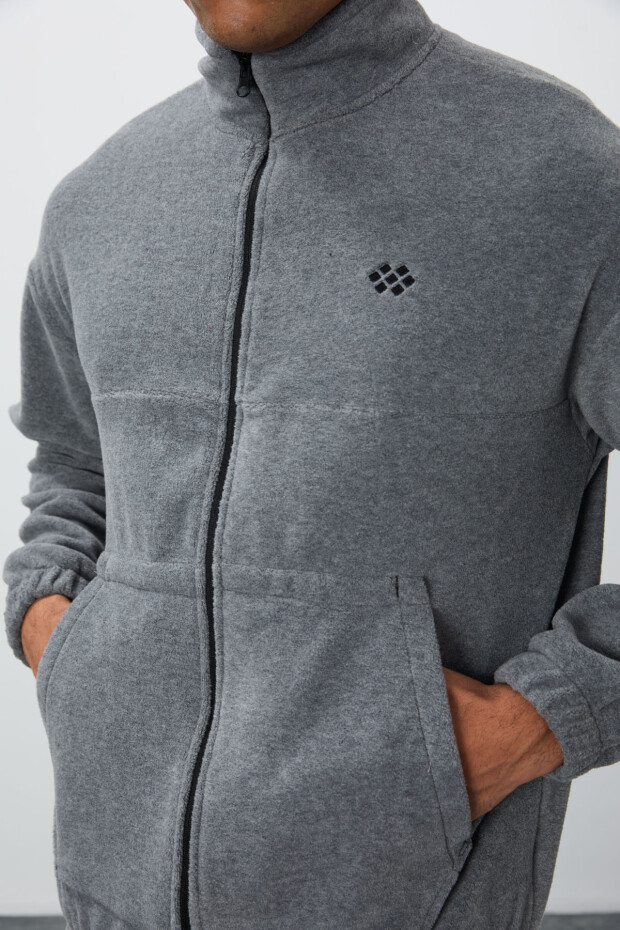 Gri Melanj Kalın Yumuşak Dokulu Comfort Fit Nakışlı Erkek Eşofman Takım - 85269 - 6