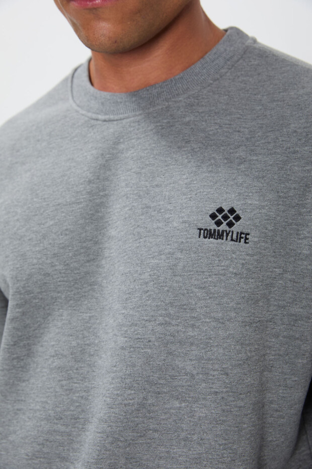 Gri Melanj Pamuklu Kalın İçi Tüylü Yumuşak Dokulu Comfort Fit Nakışlı Erkek Eşofman Takım -85265 - 7