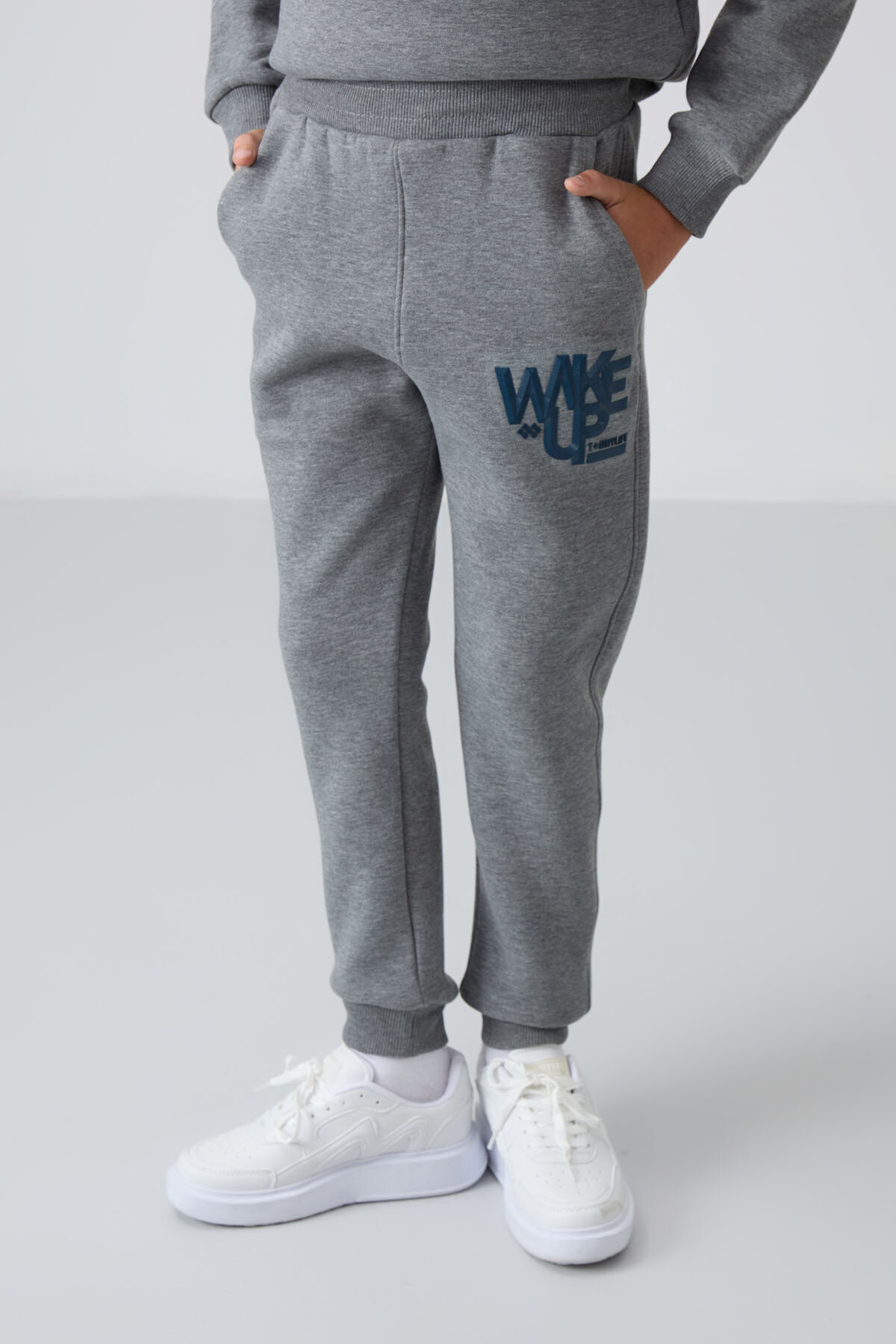 Gri Melanj Pamuklu Kalın İçi Tüylü Standart Fit Baskılı Erkek Çocuk Eşofman Takım - 11253 - TOMMYLIFE (1)
