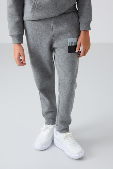Gri Melanj Pamuklu Kalın İçi Tüylü Standart Fit Baskılı Erkek Çocuk Eşofman Takım - 11246 - TOMMYLIFE (1)